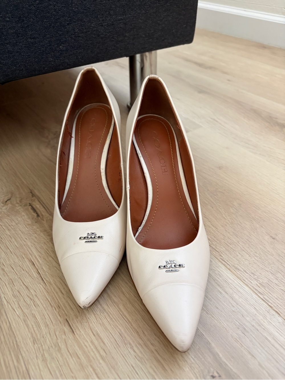 Coach Ivory Leather Pointed Toe Pumps with Silver Logo Size 6.5
